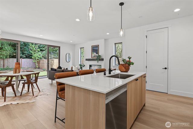 11249 108th Avenue NE, Kirkland, WA 98033
