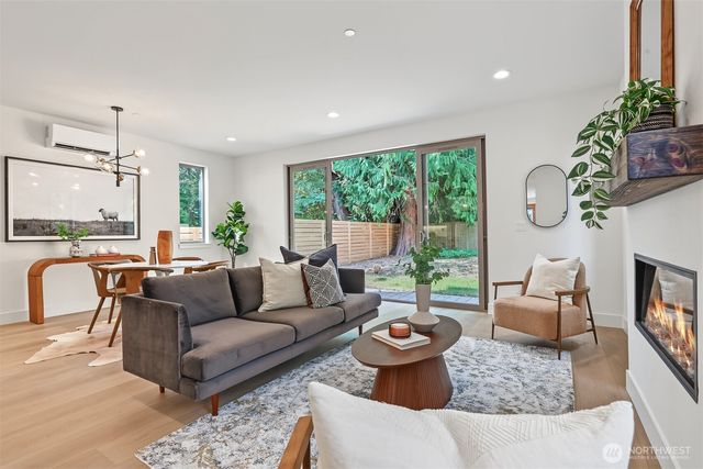 11249 108th Avenue NE, Kirkland, WA 98033