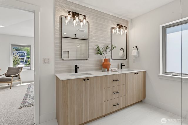 11249 108th Avenue NE, Kirkland, WA 98033