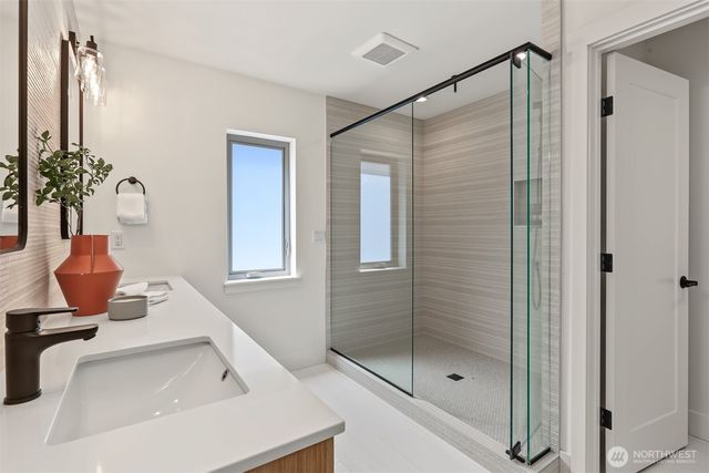 11249 108th Avenue NE, Kirkland, WA 98033