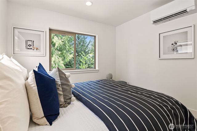 11249 108th Avenue NE, Kirkland, WA 98033