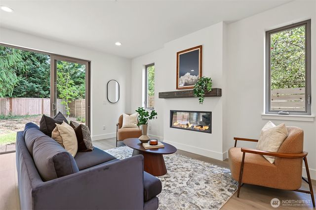 11249 108th Avenue NE, Kirkland, WA 98033