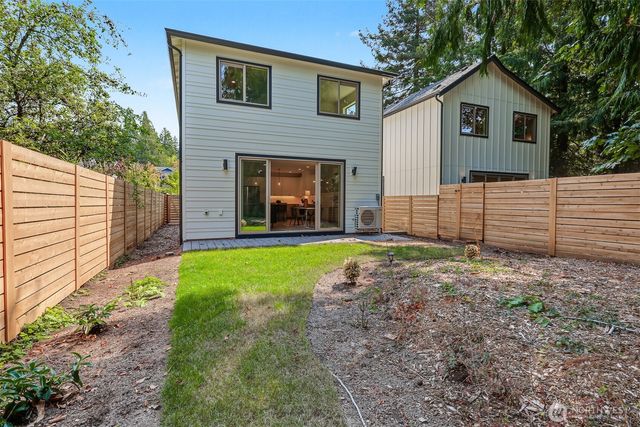 11249 108th Avenue NE, Kirkland, WA 98033
