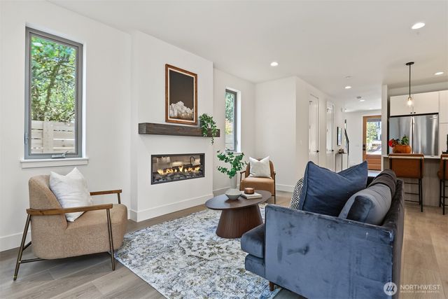 11249 108th Avenue NE, Kirkland, WA 98033