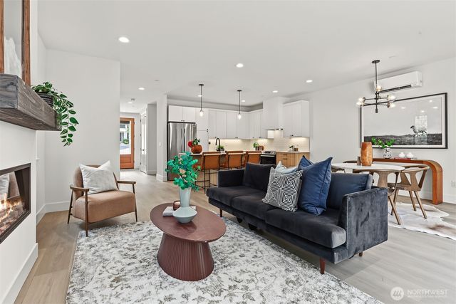 11249 108th Avenue NE, Kirkland, WA 98033