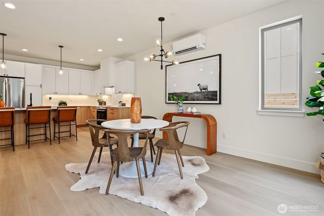 11249 108th Avenue NE, Kirkland, WA 98033