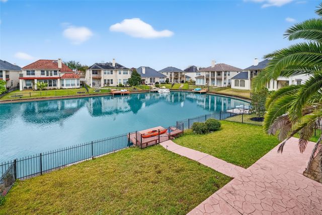 14419 Manorbier Lane, Sugar Land, TX 77498