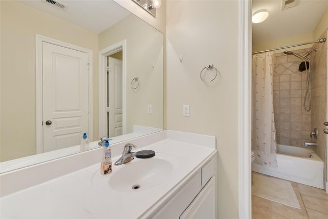 14419 Manorbier Lane, Sugar Land, TX 77498