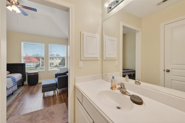 14419 Manorbier Lane, Sugar Land, TX 77498