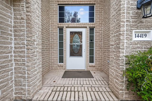 14419 Manorbier Lane, Sugar Land, TX 77498