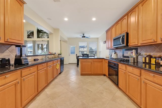 14419 Manorbier Lane, Sugar Land, TX 77498