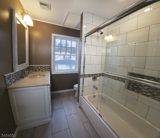 27 Forest Rd, Mount Olive Twp., NJ 07828