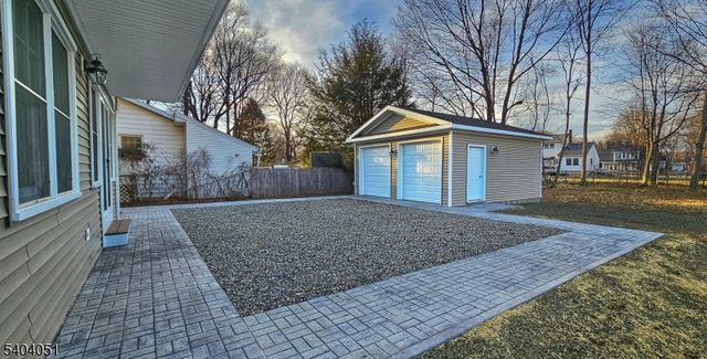 27 Forest Rd, Mount Olive Twp., NJ 07828