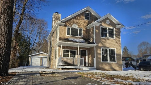 27 Forest Rd, Mount Olive Twp., NJ 07828