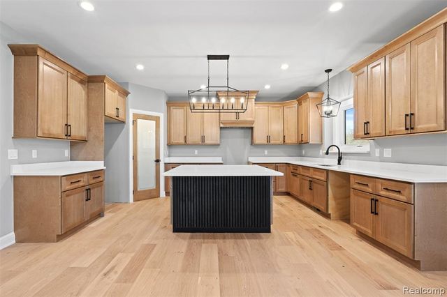2185 Heidi Drive, Addison, MI 48370