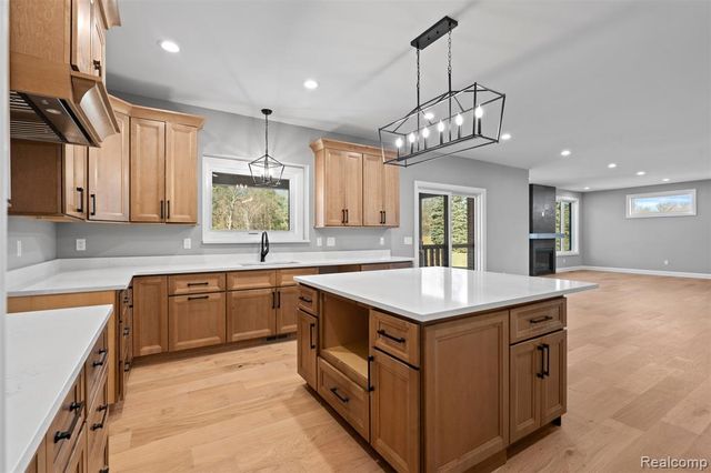 2185 Heidi Drive, Addison, MI 48370