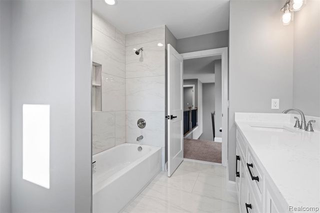 2185 Heidi Drive, Addison, MI 48370