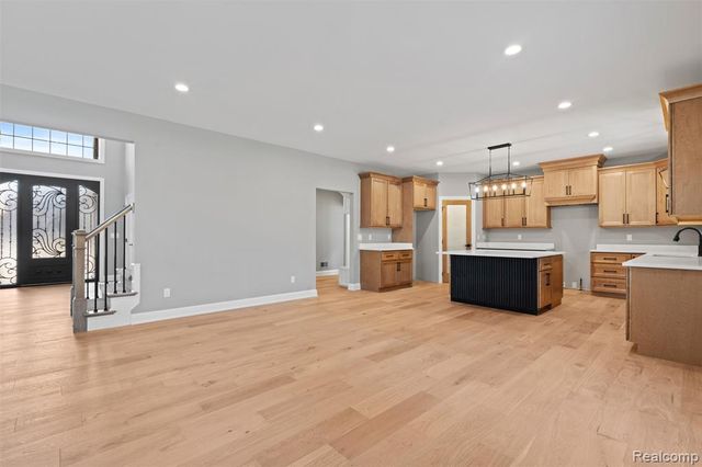 2185 Heidi Drive, Addison, MI 48370