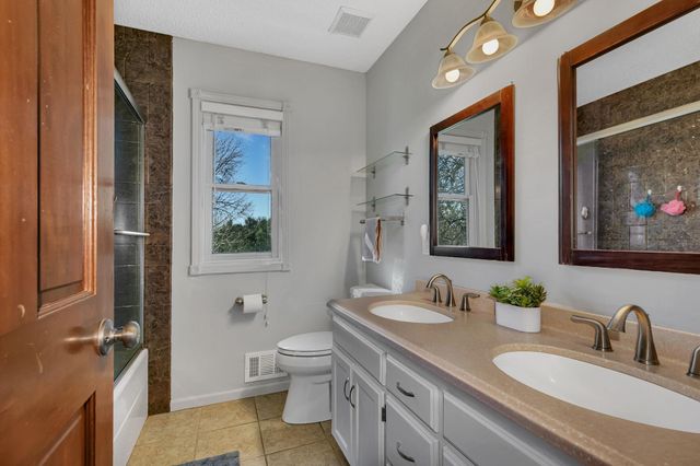 13937 95th Avenue N, Maple Grove, MN 55369