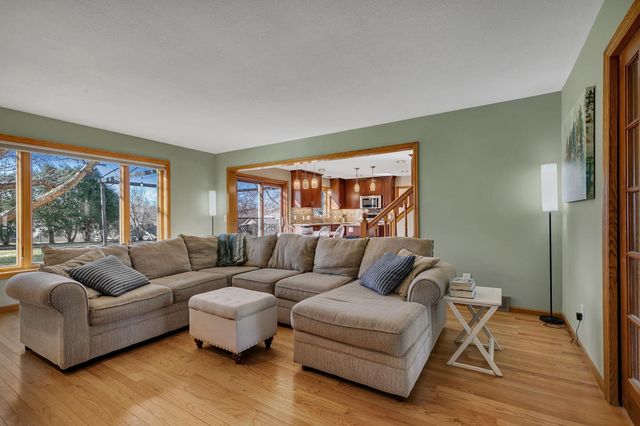 13937 95th Avenue N, Maple Grove, MN 55369