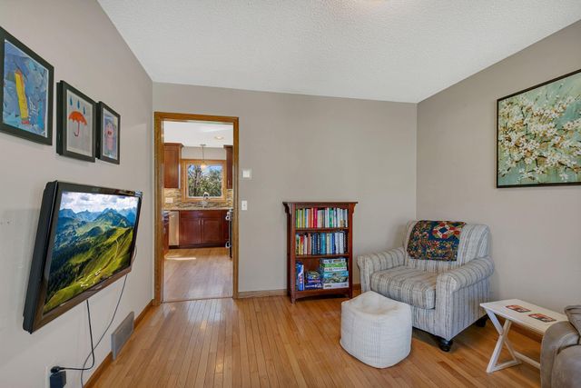 13937 95th Avenue N, Maple Grove, MN 55369