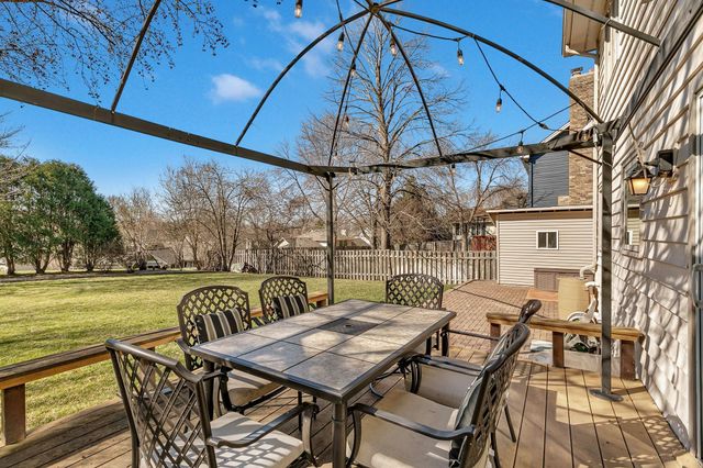 13937 95th Avenue N, Maple Grove, MN 55369