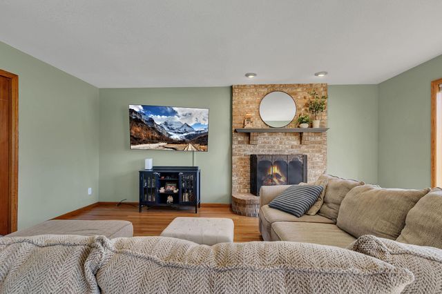 13937 95th Avenue N, Maple Grove, MN 55369