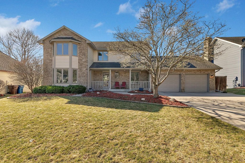 13937 95th Avenue N, Maple Grove, MN 55369