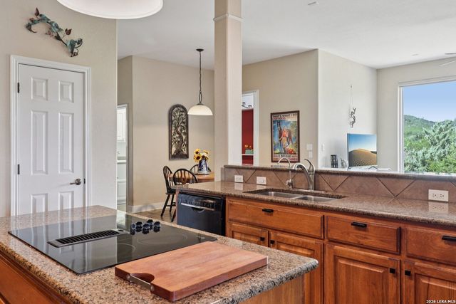 113 SPRINGBRANCH DR, Kerrville, TX 78028