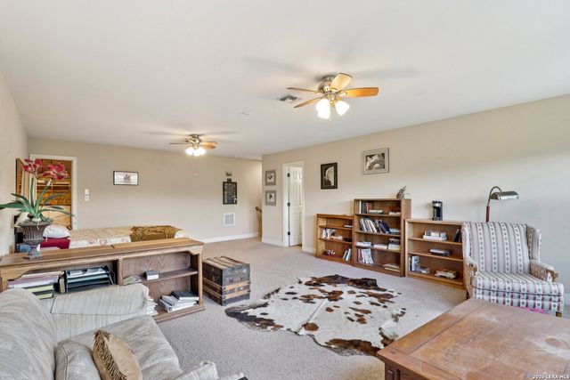 113 SPRINGBRANCH DR, Kerrville, TX 78028