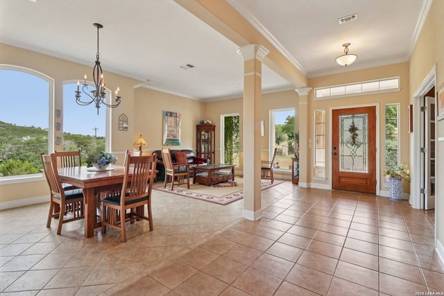 113 SPRINGBRANCH DR, Kerrville, TX 78028