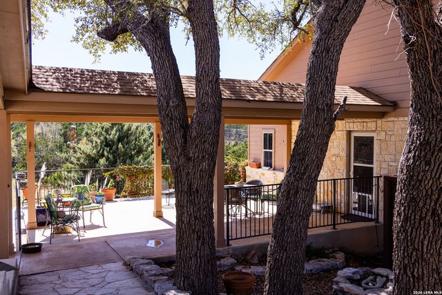 113 SPRINGBRANCH DR, Kerrville, TX 78028