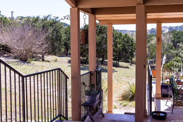 113 SPRINGBRANCH DR, Kerrville, TX 78028