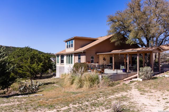 113 SPRINGBRANCH DR, Kerrville, TX 78028
