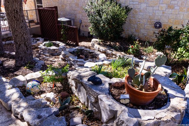 113 SPRINGBRANCH DR, Kerrville, TX 78028