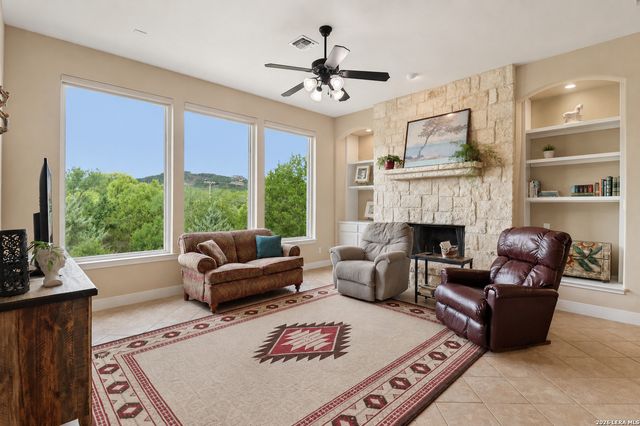 113 SPRINGBRANCH DR, Kerrville, TX 78028