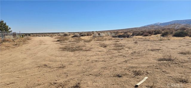 5 Avenue Y6, Llano, CA 93544