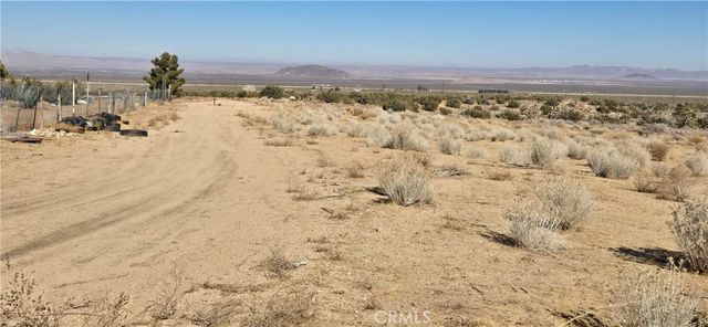 5 Avenue Y6, Llano, CA 93544