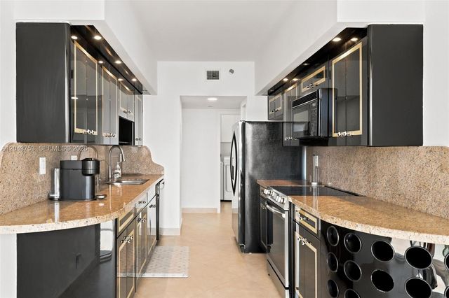 16485 Collins Ave WS6C, Sunny Isles Beach, FL 33160