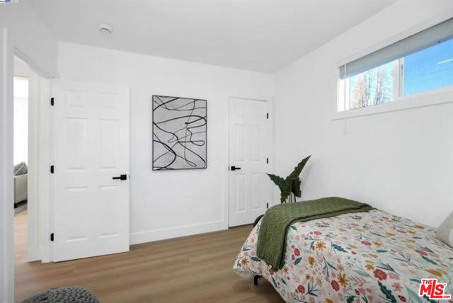 5718 Los Angeles Street, Oakland, CA 94608