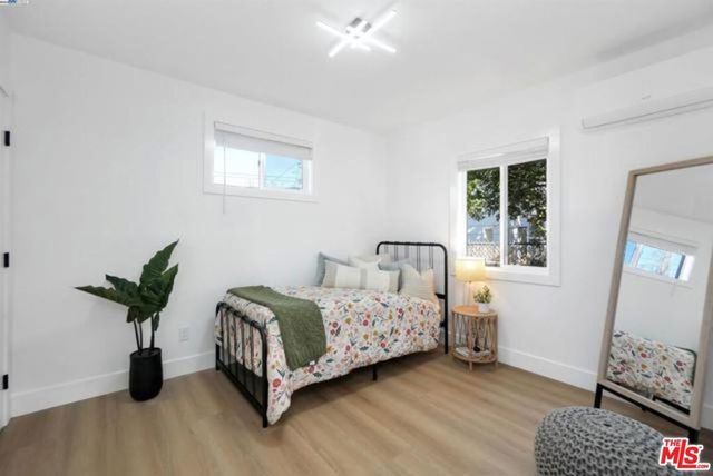 5718 Los Angeles Street, Oakland, CA 94608