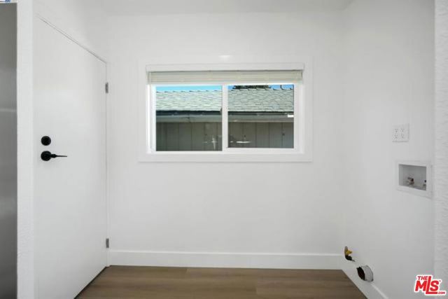 5718 Los Angeles Street, Oakland, CA 94608