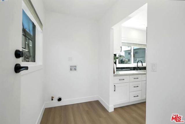 5718 Los Angeles Street, Oakland, CA 94608