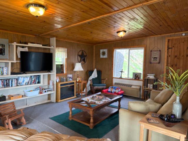 11686 E State Road 450, Shoals, IN 47581