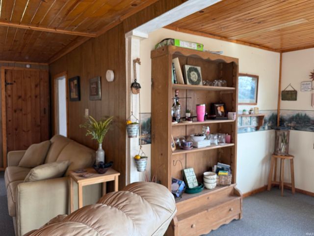 11686 E State Road 450, Shoals, IN 47581