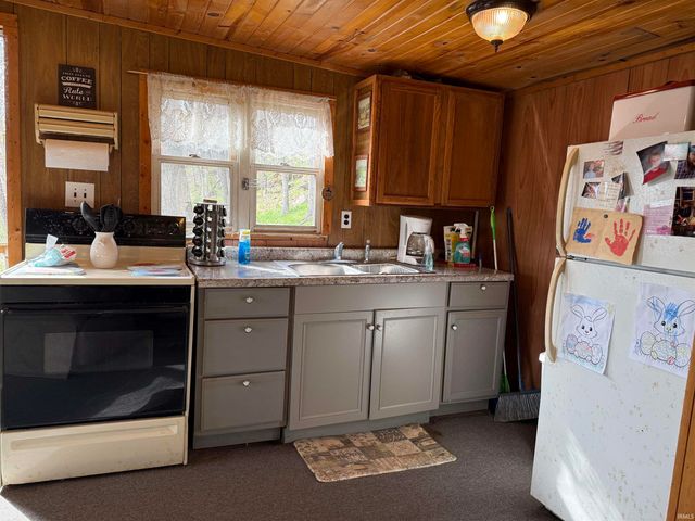 11686 E State Road 450, Shoals, IN 47581