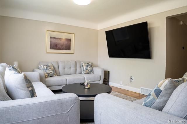 22439 Park Street, Dearborn, MI 48124