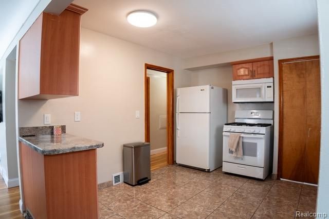 22439 Park Street, Dearborn, MI 48124