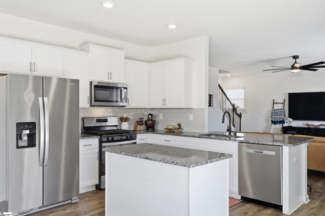 512 Gammon Lane, Fountain Inn, SC 29644