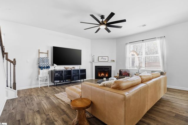 512 Gammon Lane, Fountain Inn, SC 29644